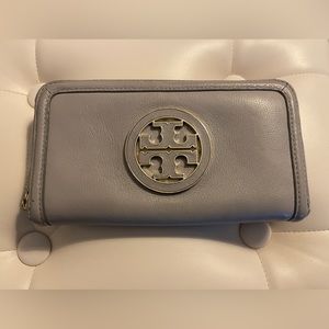 EUC Tory Burch Long Leather Zippy Wallet